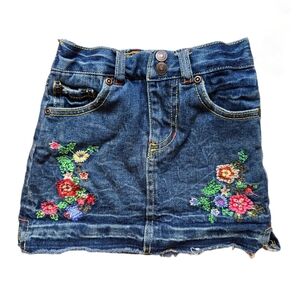 Vintage Y2K early 2000s Mary Kate & Ashley embroidered floral denim mini skirt